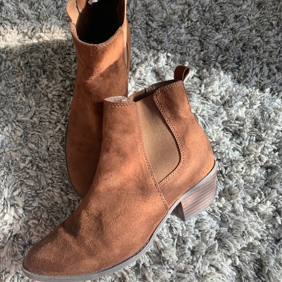 Brown Chelsea Ankle Boots - Picture 2 of 8